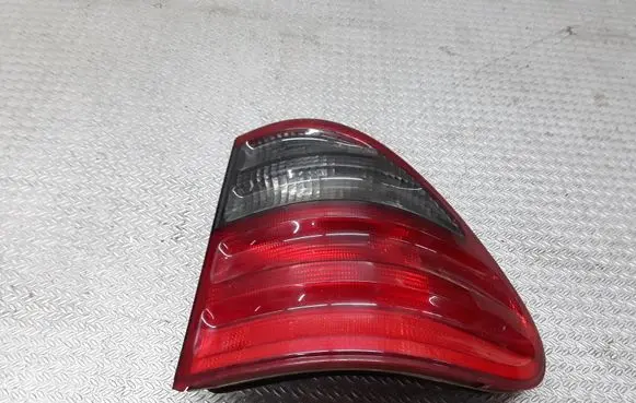 Mercedes-Benz E W210 Rear/tail lights 2108206864