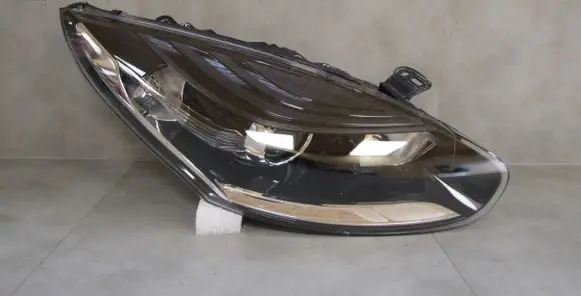 Renault Megane III Headlight/headlamp 260103761R 030128820800 01HC01HR175