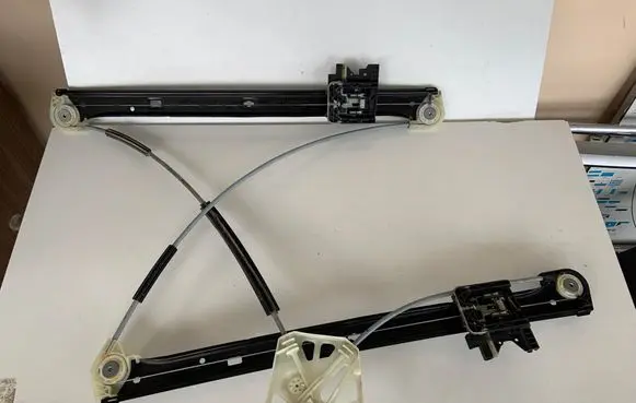 Audi Q7 4M Front window lifting mechanism without motor 4M0837461A