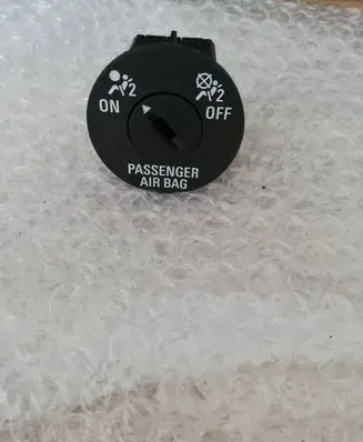 Opel Astra J Passenger airbag on/off switch 13268602