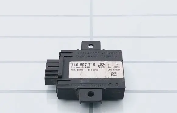 Volkswagen Touareg I Alarm control unit/module 510190351FGU 7L0907719