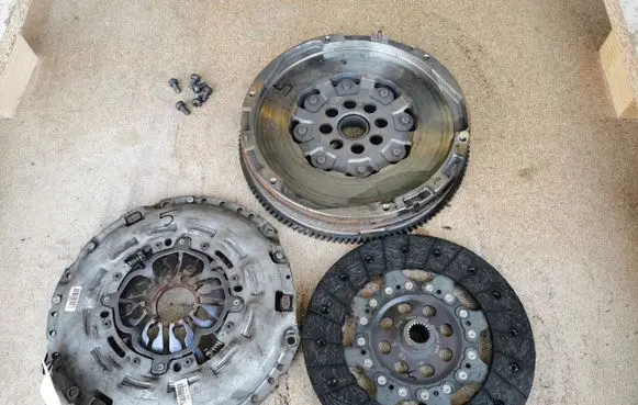 Nissan NV400 Dual mass flywheel 