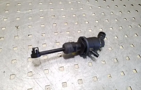Clutch slave cylinder