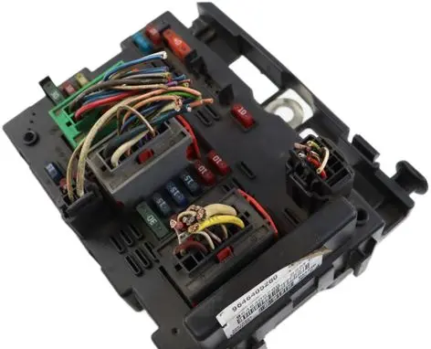 Peugeot 406 Fuse module 9646405280 30676933