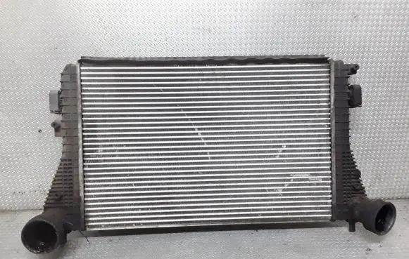 Volkswagen Touran I Intercooler radiator
