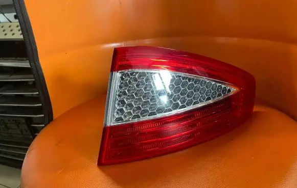 Ford Mondeo MK IV Rear/tail lights 7S7113404RH