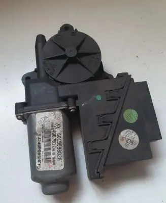 Volkswagen Polo III 6N 6N2 6NF Front door window regulator motor 6Q1959802A W24QPDRSNFM 2400701C