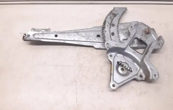 Honda CR-V Rear window lifting mechanism without motor S10RL