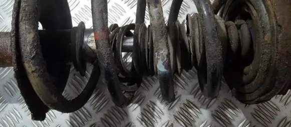 Nissan X-Trail T30 Rear coil spring