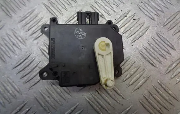 Mazda 3 I A/C air flow flap actuator/motor 