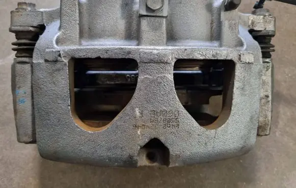 Ram 1500 Front brake caliper A002U688 A0020685