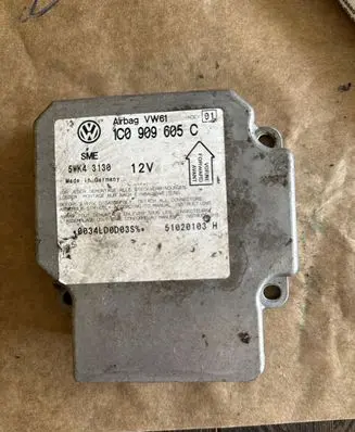Volkswagen PASSAT B5.5 Airbag control unit/module 1C0909605C 5WK43130 51020103