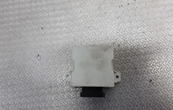 Toyota Avensis T250 Window wiper relay 150696