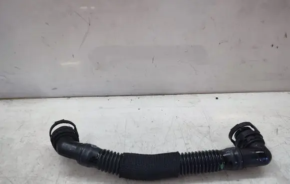 Audi A4 S4 B9 Breather/breather pipe/hose 04L103493