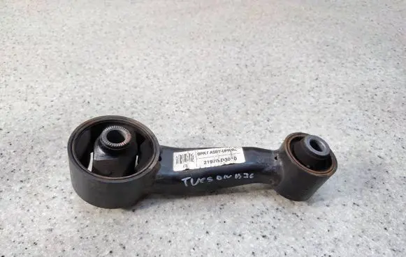 Hyundai Tucson TL Engine mounting bracket 21970-D301050 21970-D3010