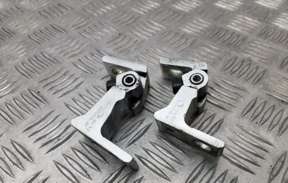 Rear door hinge set