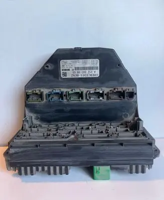 Mercedes-Benz C W204 Fuse module A2129009905 A2125451401 A2129028002