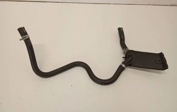 Engine coolant pipe/hose