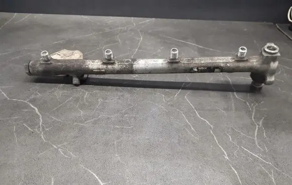 Mercedes-Benz C W203 Fuel main line pipe A6110700095