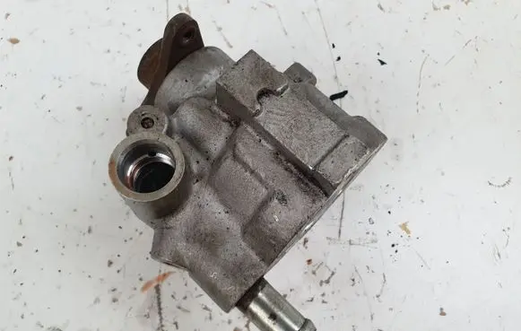 Opel Vivaro Power steering pump 619720371