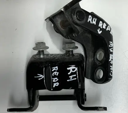 Rear door hinge set