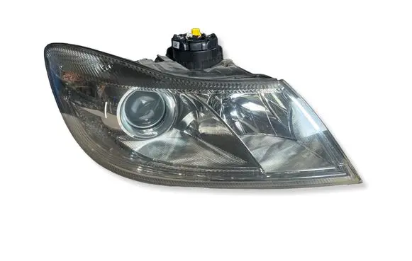 Skoda Octavia Mk2 (1Z) Headlight/headlamp 1EL24705226