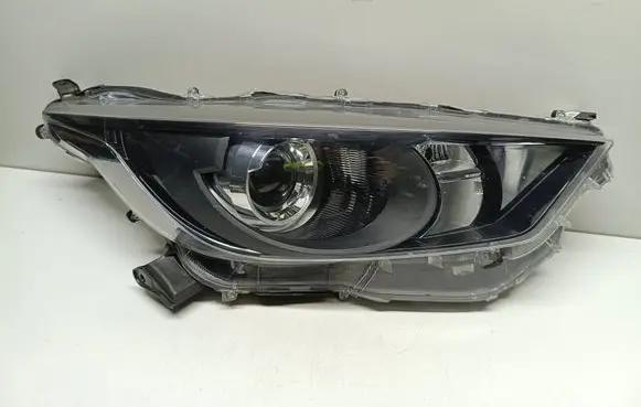 Toyota Yaris XP210 Headlight/headlamp K06EU