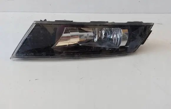 Skoda Superb B8 (3V) Front fog light 3V0941700