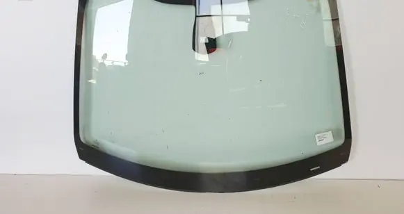 Peugeot 2008 I Front windscreen/windshield window E000189