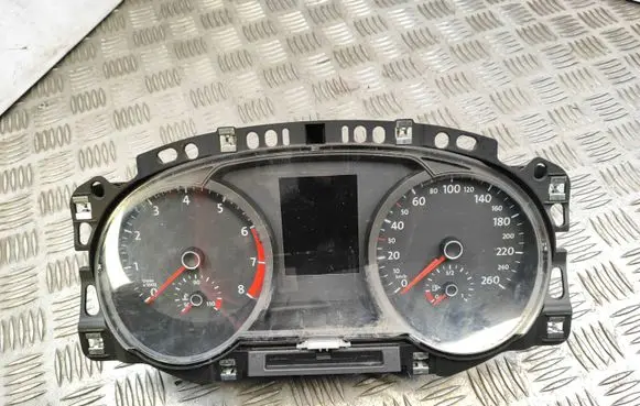 Volkswagen Golf VII Speedometer (instrument cluster) 5G0920851 1355020015