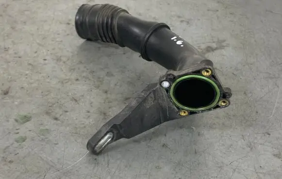 Volvo V60 Intercooler hose/pipe AV6Q9351BB