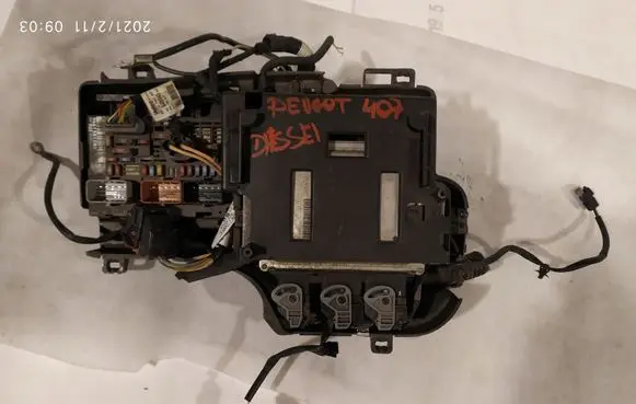 Peugeot 407 Fuse module 9663548180