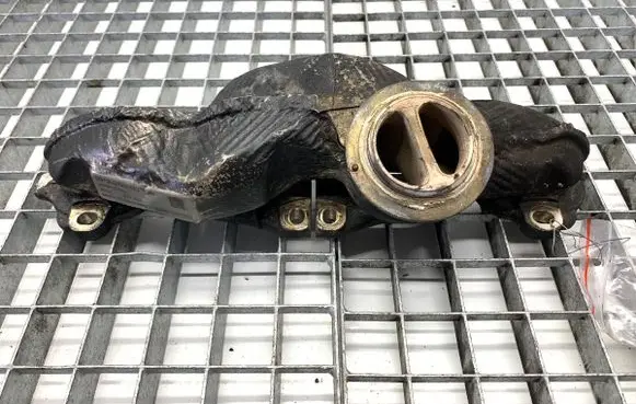 Audi A6 Allroad C8 Exhaust manifold 0P2253033A