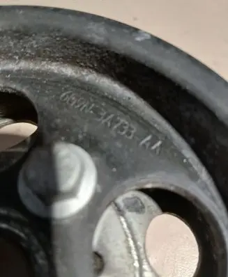 Volvo V60 Alternator belt tensioner pulley 31258133
