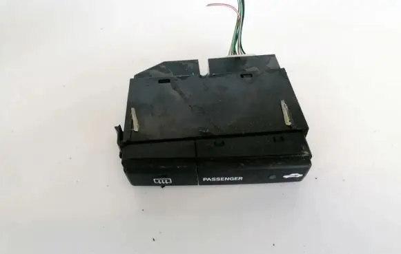 Toyota Avensis T250 Windscreen/window heater switch 8479005130c 84790-05130-c