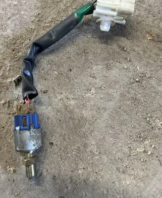 Toyota RAV 4 (XA20) Brake pedal sensor switch