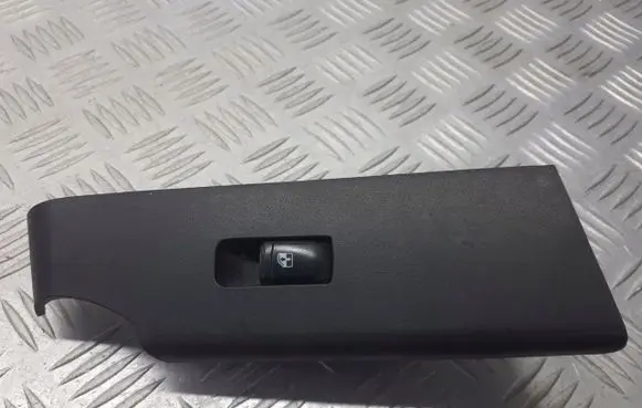 Chevrolet Aveo Quarter vent window switch 201003254