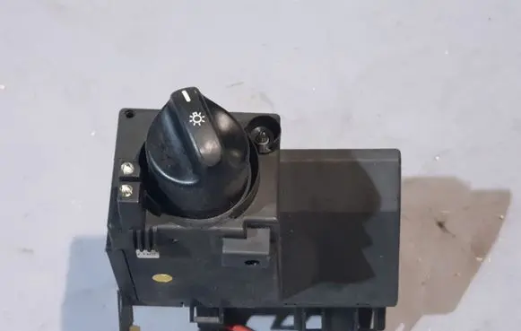 Mercedes-Benz E W210 Light switch 2105450104