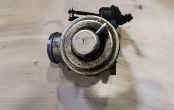 Volkswagen New Beetle EGR valve 038131501E