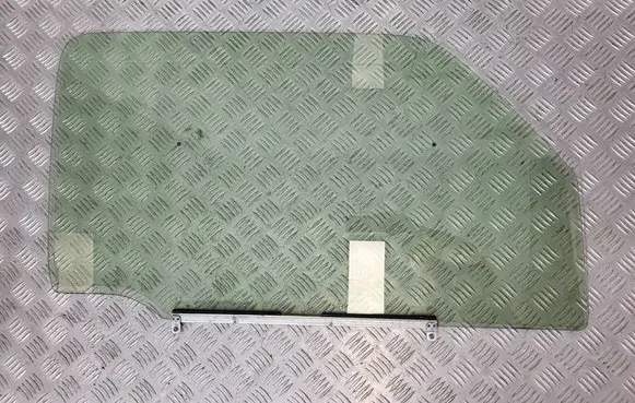 Suzuki Jimny Front door window/glass (coupe) 