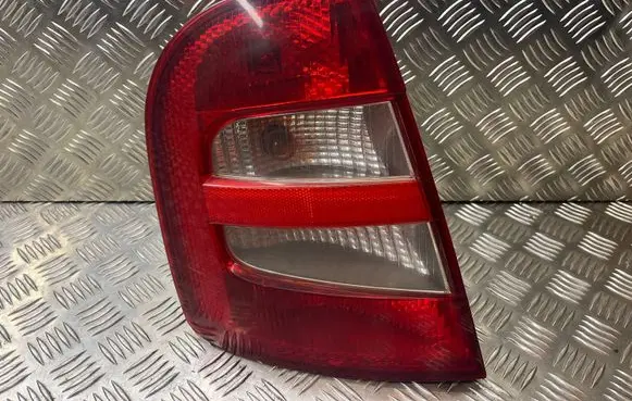 Skoda Fabia Mk1 (6Y) Rear/tail lights ZSB6Y6945095