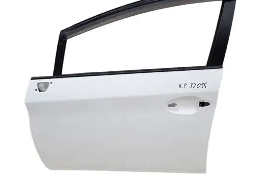 Toyota Prius (XW30) Front door 6700247070