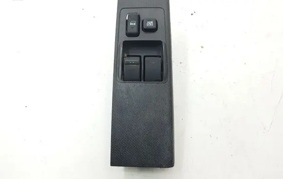 Toyota Corolla Verso AR10 Electric window control switch 848200F040