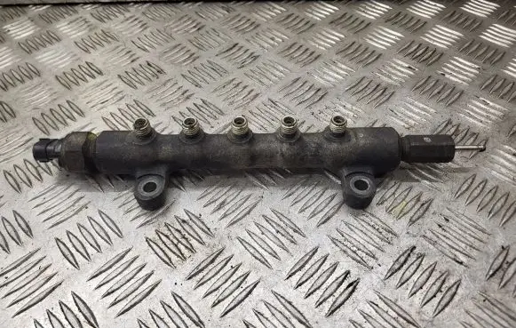 Toyota Avensis T250 Fuel main line pipe 