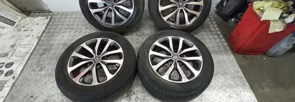 Renault Kadjar R17 alloy rim 