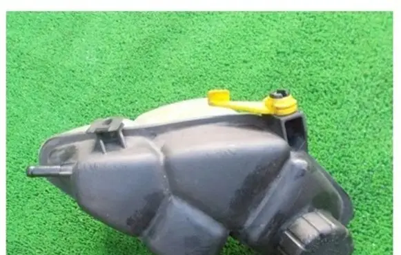 Mercedes-Benz Vaneo W414 Coolant expansion tank/reservoir