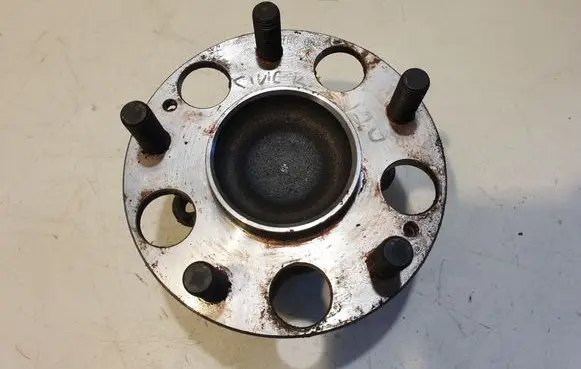 Honda Civic Rear wheel hub spindle/knuckle F674697