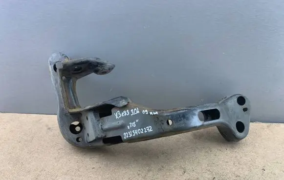BMW 5 E60 E61 Gearbox mounting bracket 3402272 22313402272