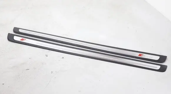 Front sill trim cover