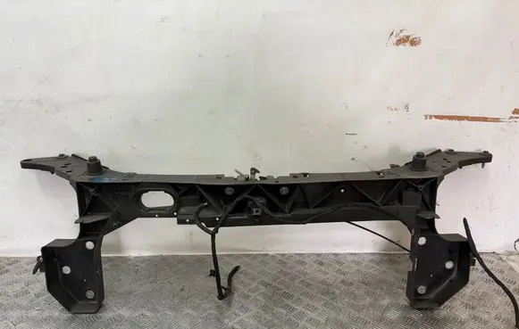 Renault Clio III Radiator support slam panel
